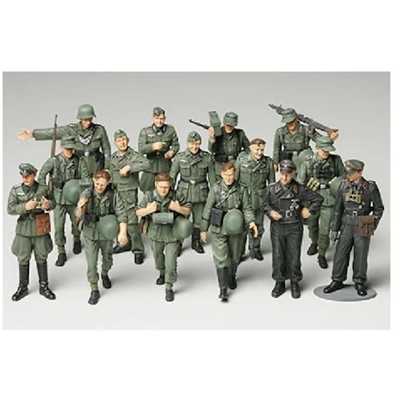 Tamiya WWII German Infantry on Maneuvers (1:48)