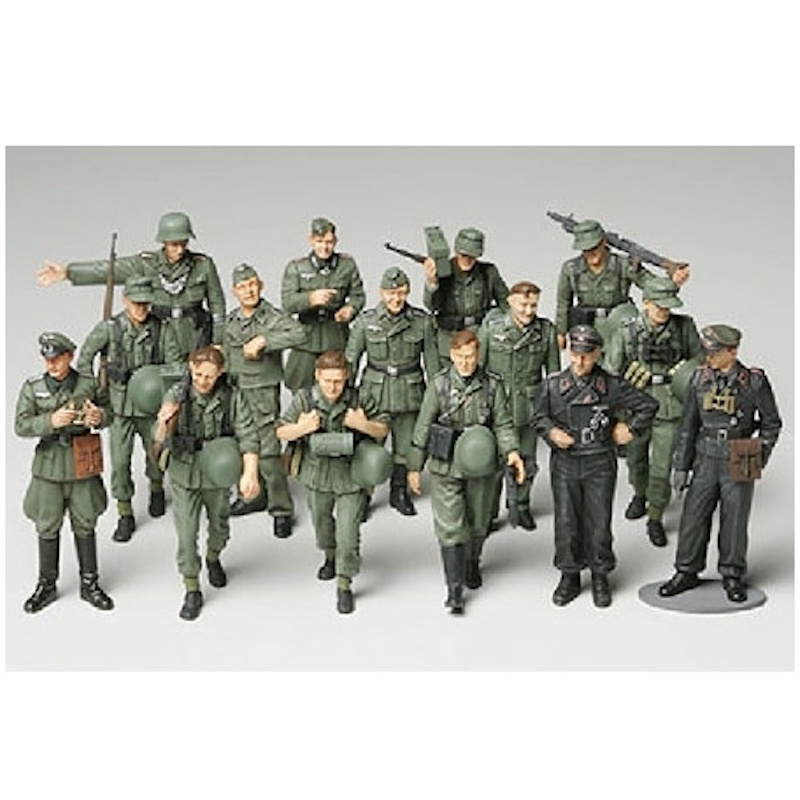 Tamiya WWII German Infantry on Maneuvers (1:48)